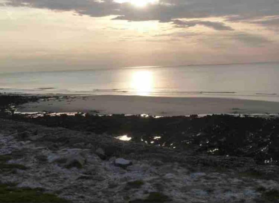 Pleine Face Mer Et Plage Ault Exterior foto